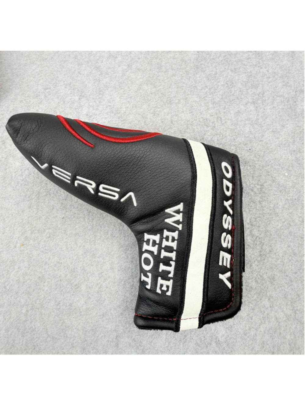 Odyssey Golf White Hot Versa Blade putter Headcover Black Red Magnetic Closure